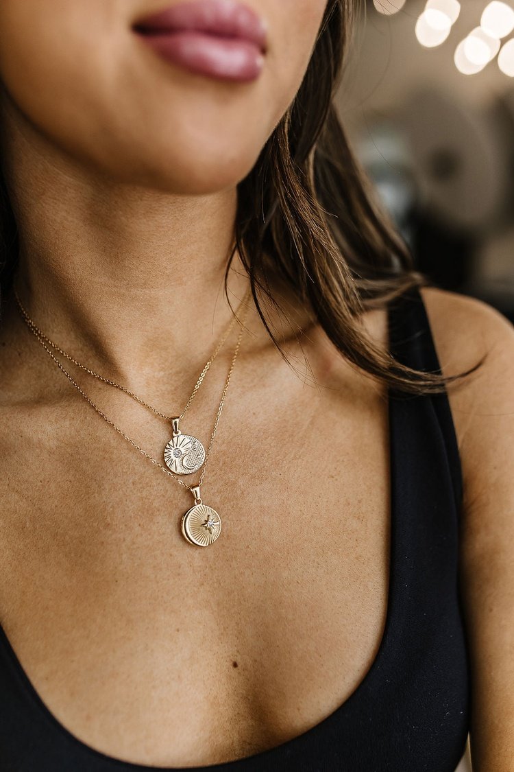Coin-style Pendant Charm Necklace