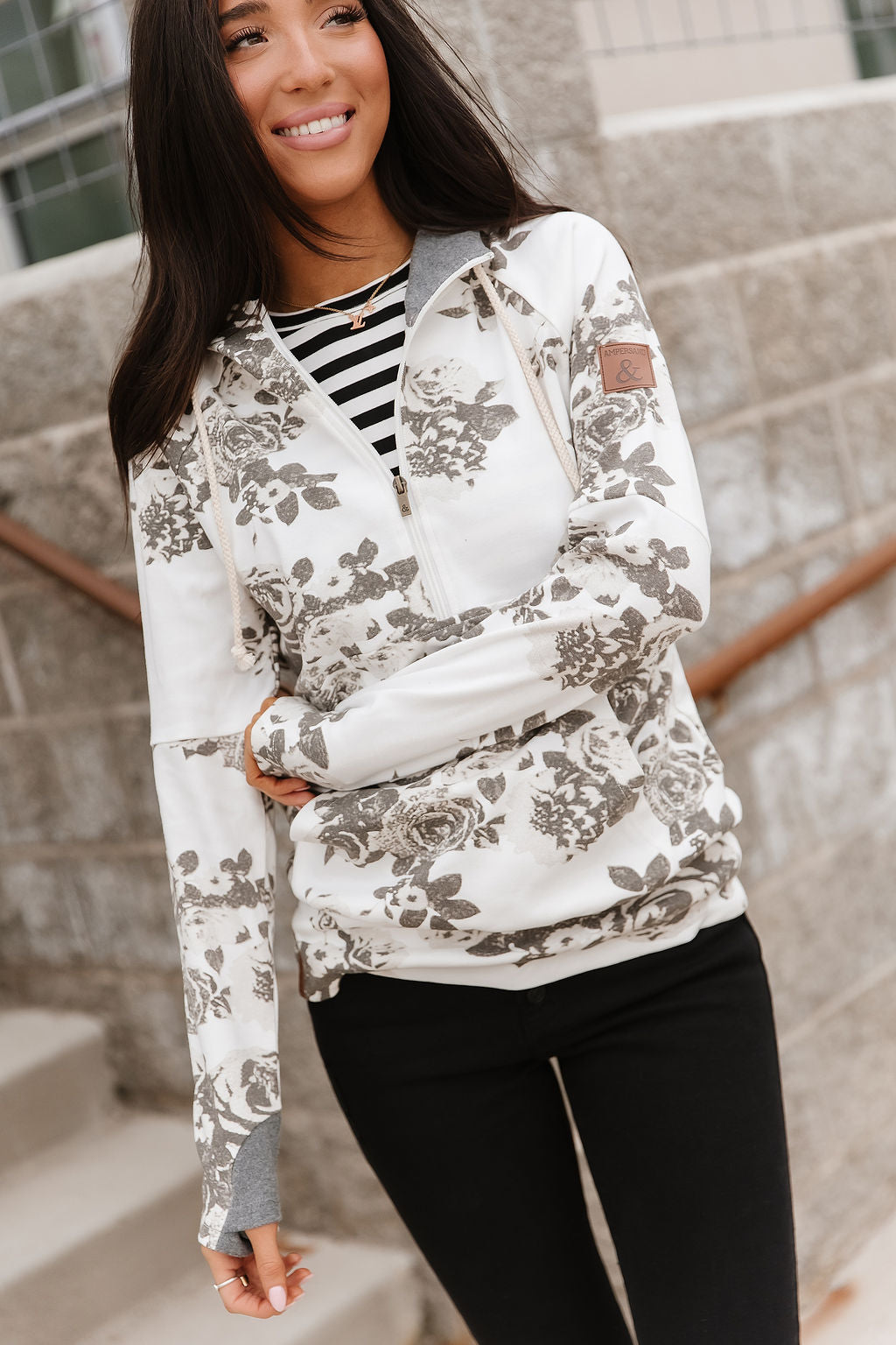 Bibiy. 　BY. FLOWER SWEATSHIRT 美品 HalfZip Sweatshirt – Chasing Moments | Stretch Floral Half Zip