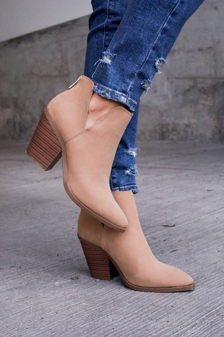 Laura Booties - Camel