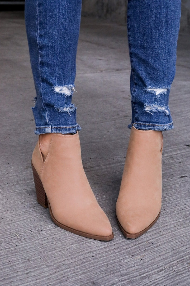 Laura Booties - Camel