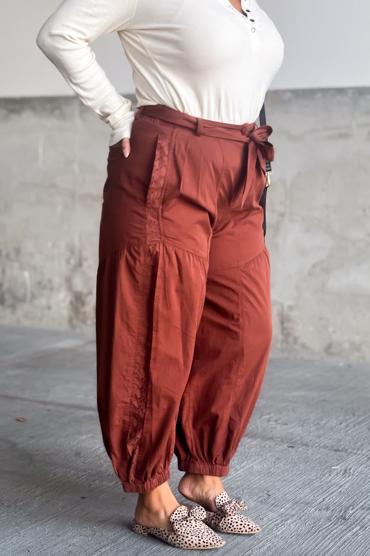 Lola Joggers - Rust