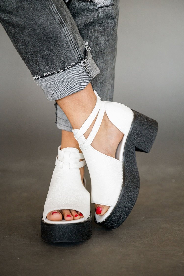 Elizabeth Platform Sandals - White - Mindy Mae's Marketcomfy cute hoodies