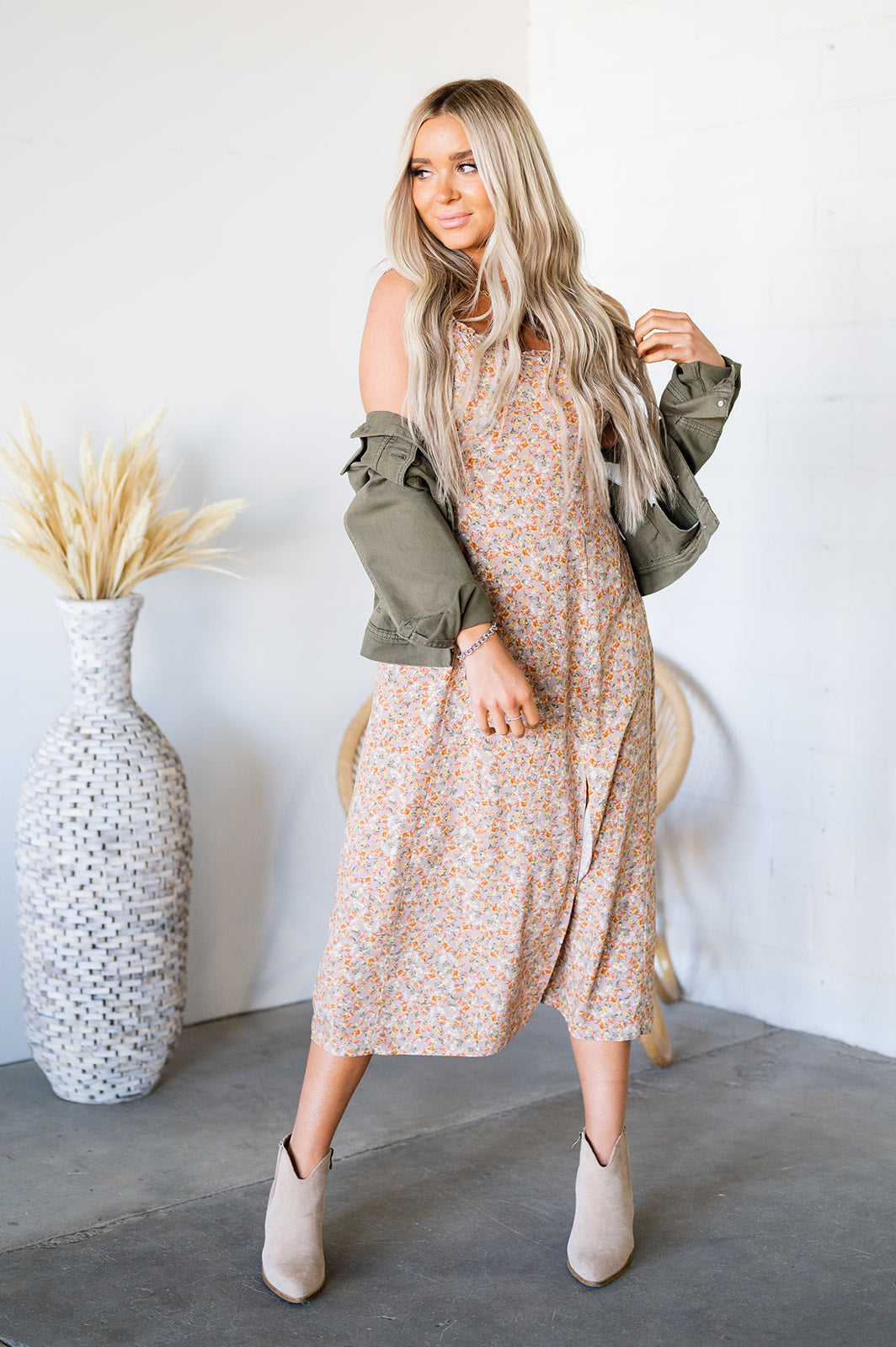 Maggie Floral Midi Dress: FINAL SALE - Mindy Mae's Marketcomfy cute hoodies